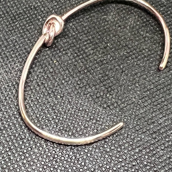 Stella and dot knot rose gold plate bracelet - Picture 5 of 7